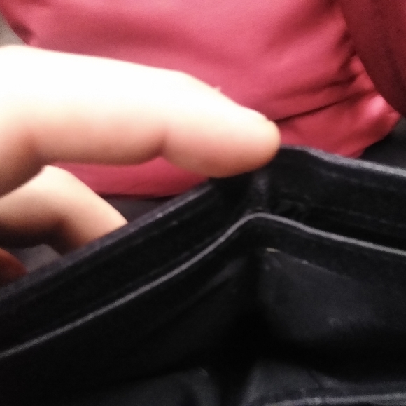 Gucci trifold wallet - Picture 5 of 5